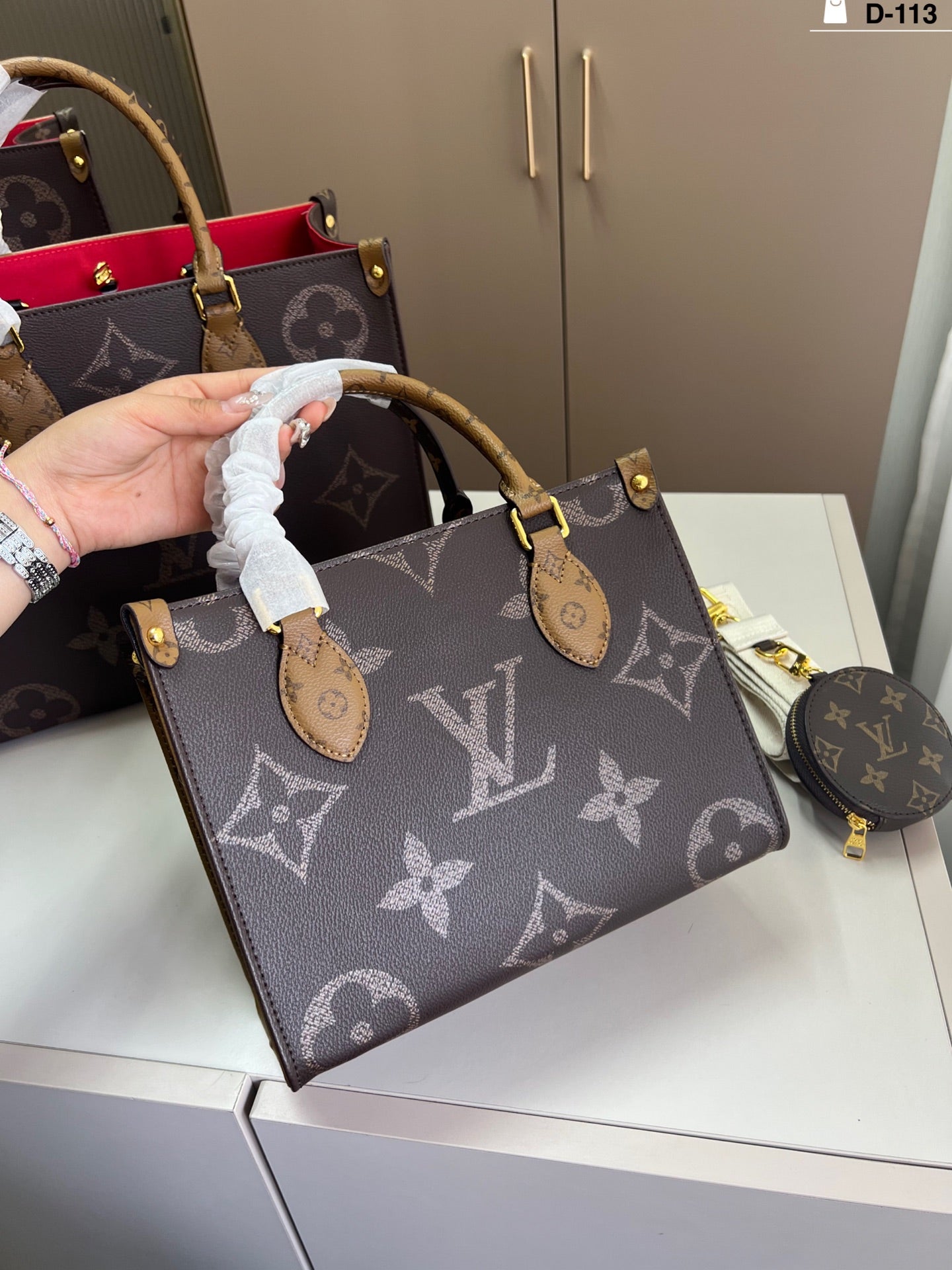 Louis Vuitton LV monogram logo Onthego
