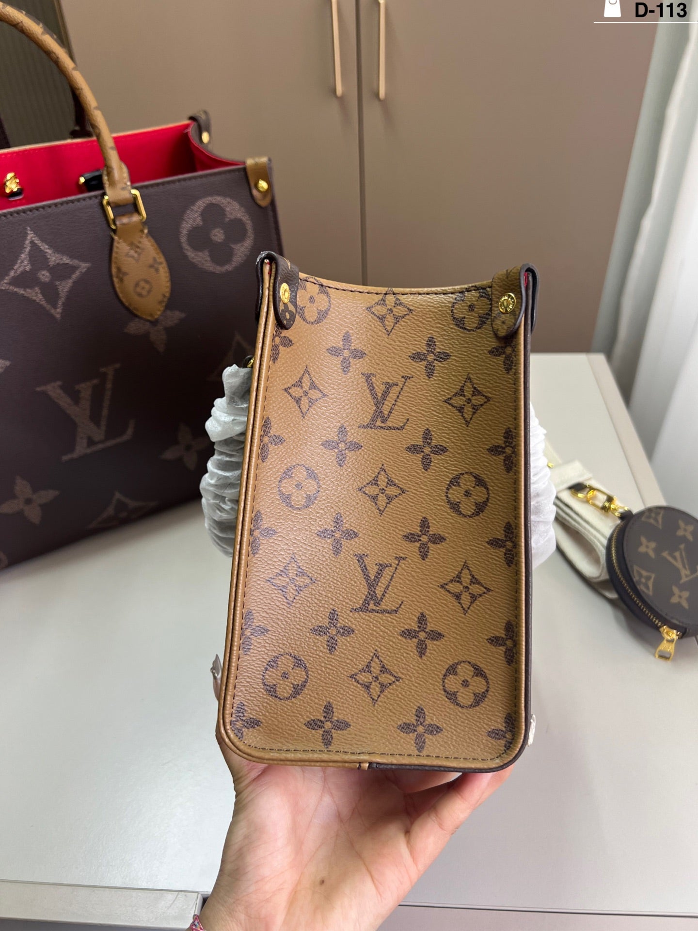Louis Vuitton LV monogram logo Onthego