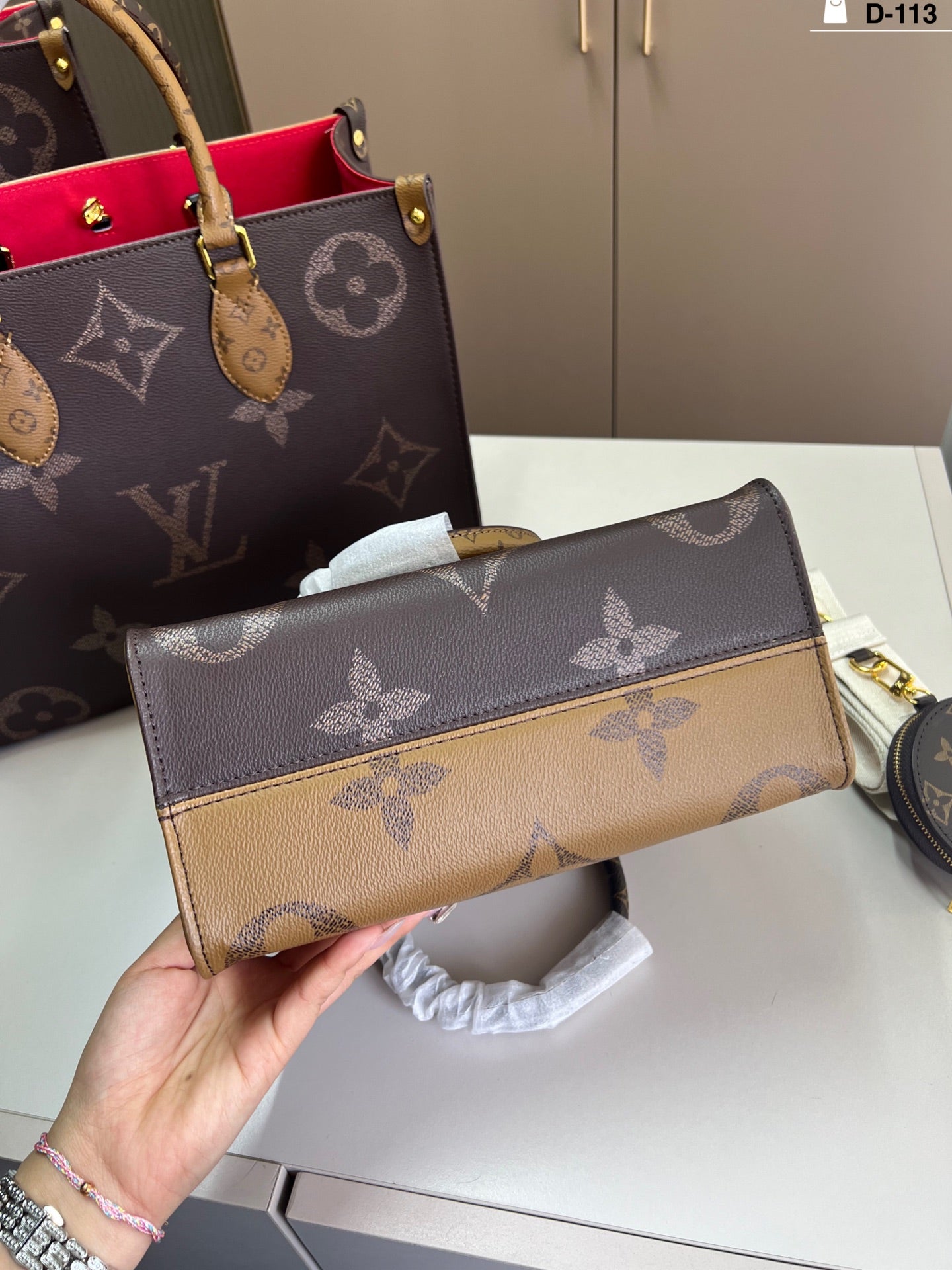Louis Vuitton LV monogram logo Onthego