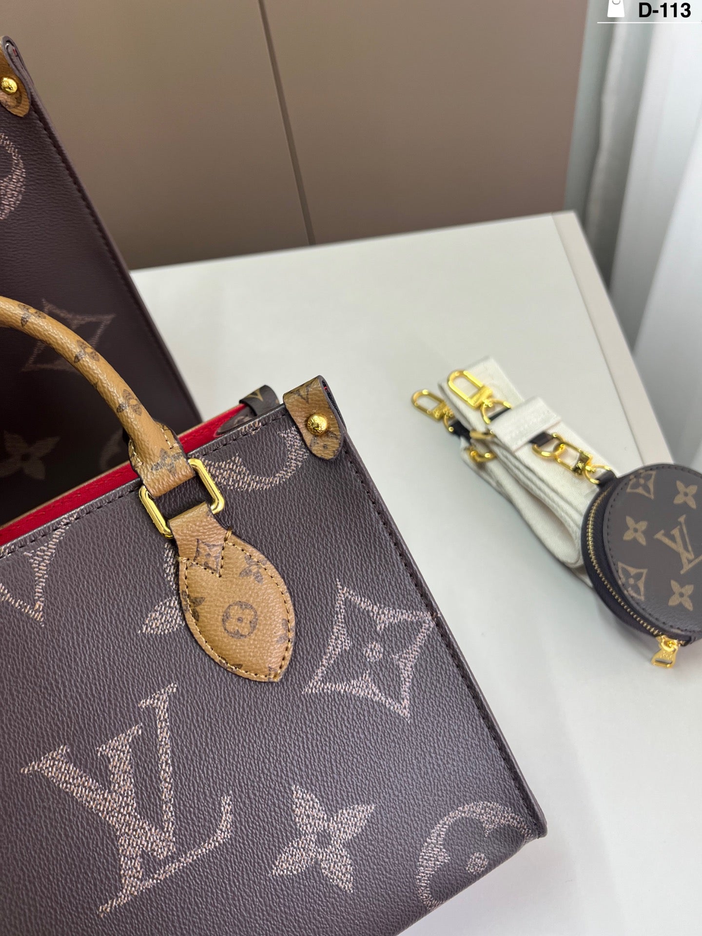 Louis Vuitton LV monogram logo Onthego