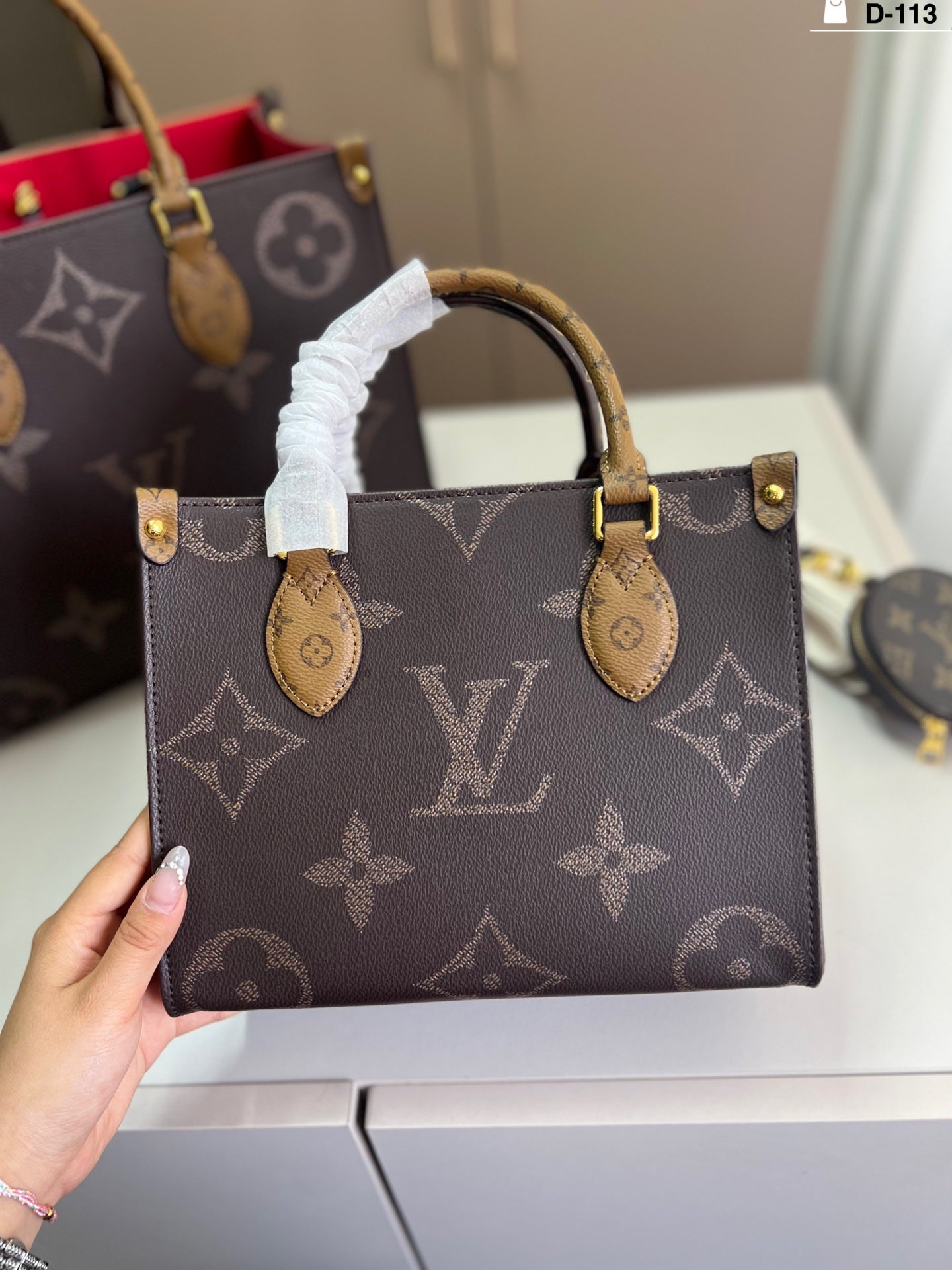 Louis Vuitton LV monogram logo Onthego