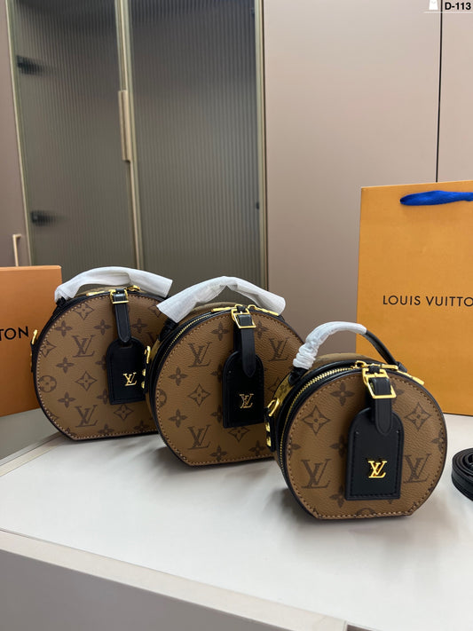 Lv Round Bag With A Rounded Top