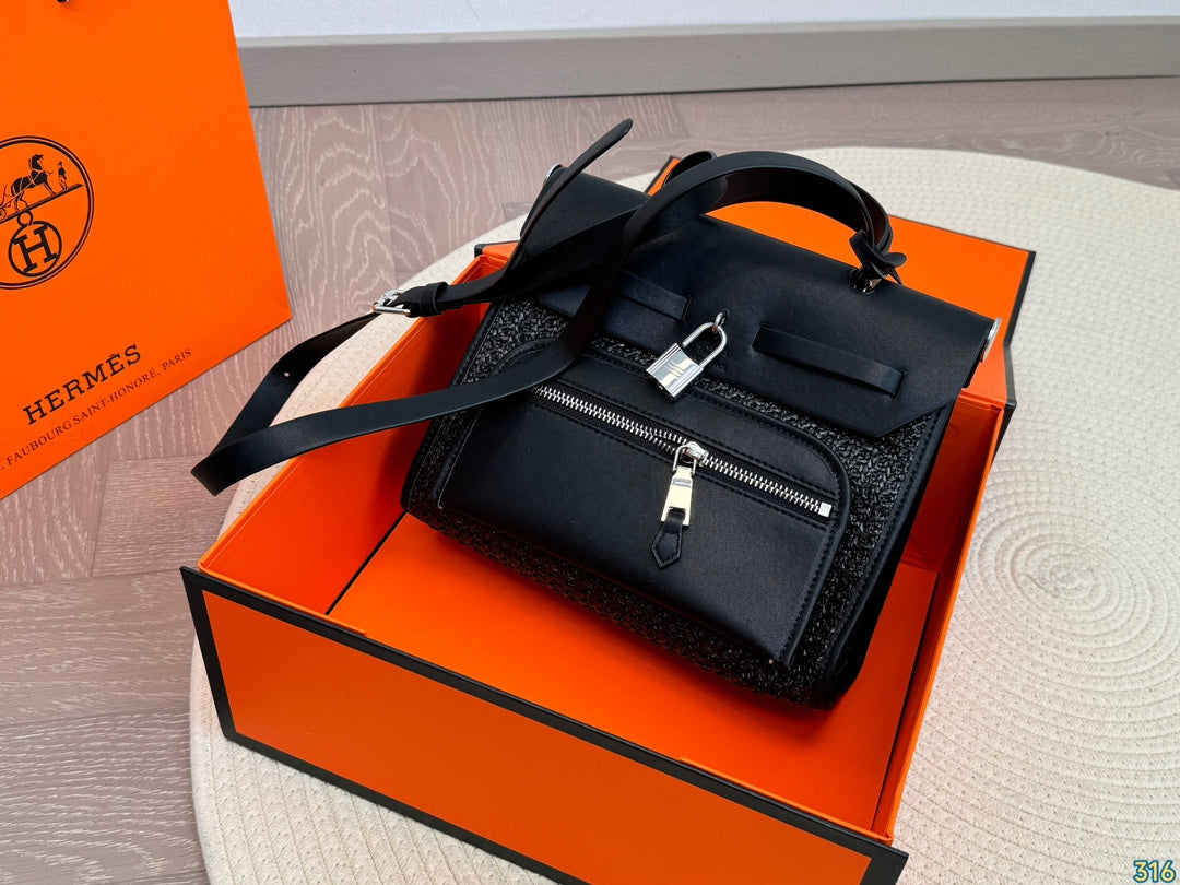 Hermès woven handbag