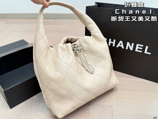 Chanel's best-seller is both beautiful and cool!