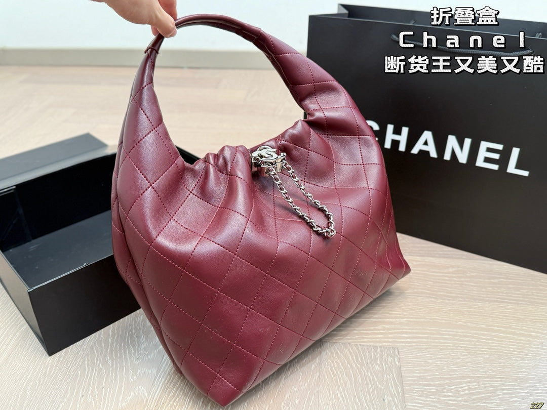 Chanel's best-seller is both beautiful and cool!