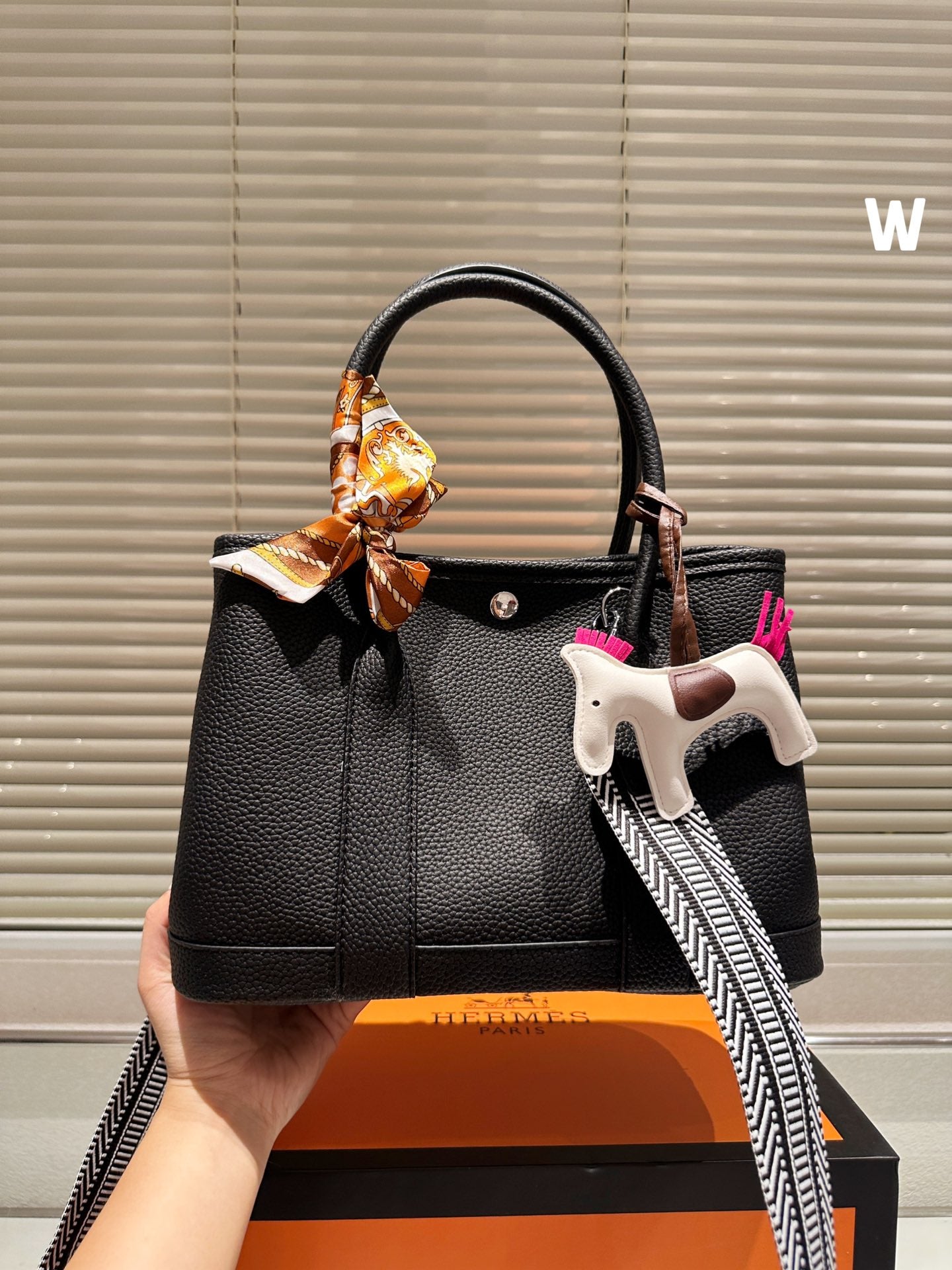 Exclusive Hermès classic hot off the presses!