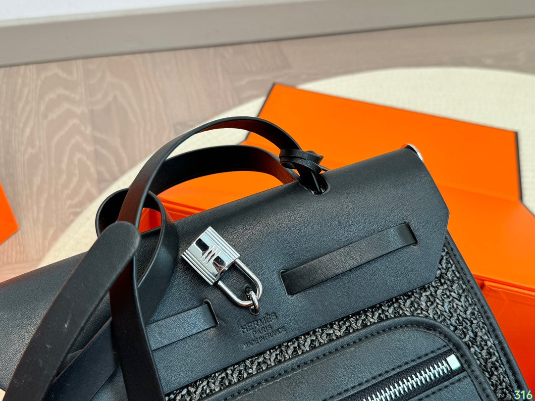 Hermès woven handbag