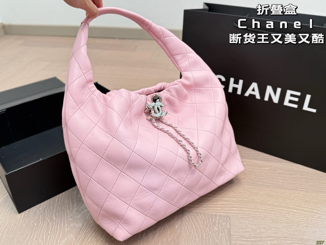 Chanel's best-seller is both beautiful and cool!