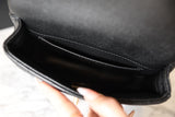 𝐂𝐡𝐚𝐧𝐞𝟏 𝟮𝟰𝗣 Heart buckle flap bag black