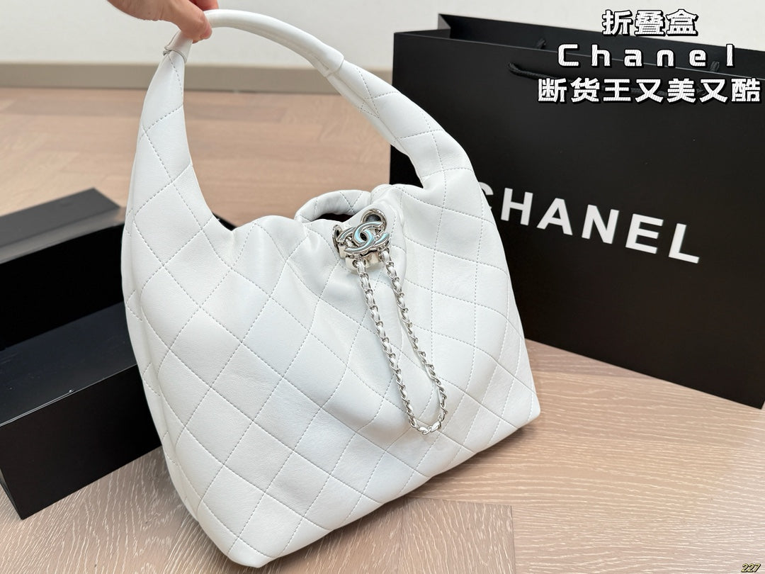 Chanel's best-seller is both beautiful and cool!