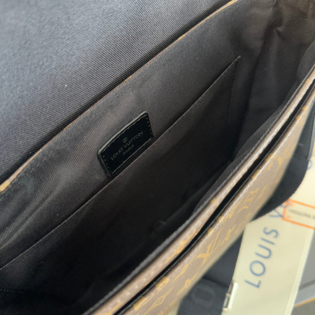 LV Limited Edition Men's Cowhide Messenger Bag 💼