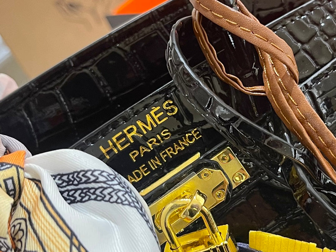 Hermès Premium Crocodile-Pattern Birkin Bag