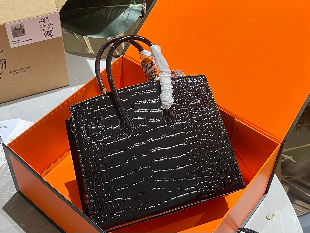 Hermès Premium Crocodile-Pattern Birkin Bag