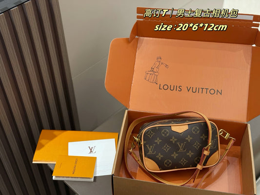 New LV Men's Vintage Camera Bag