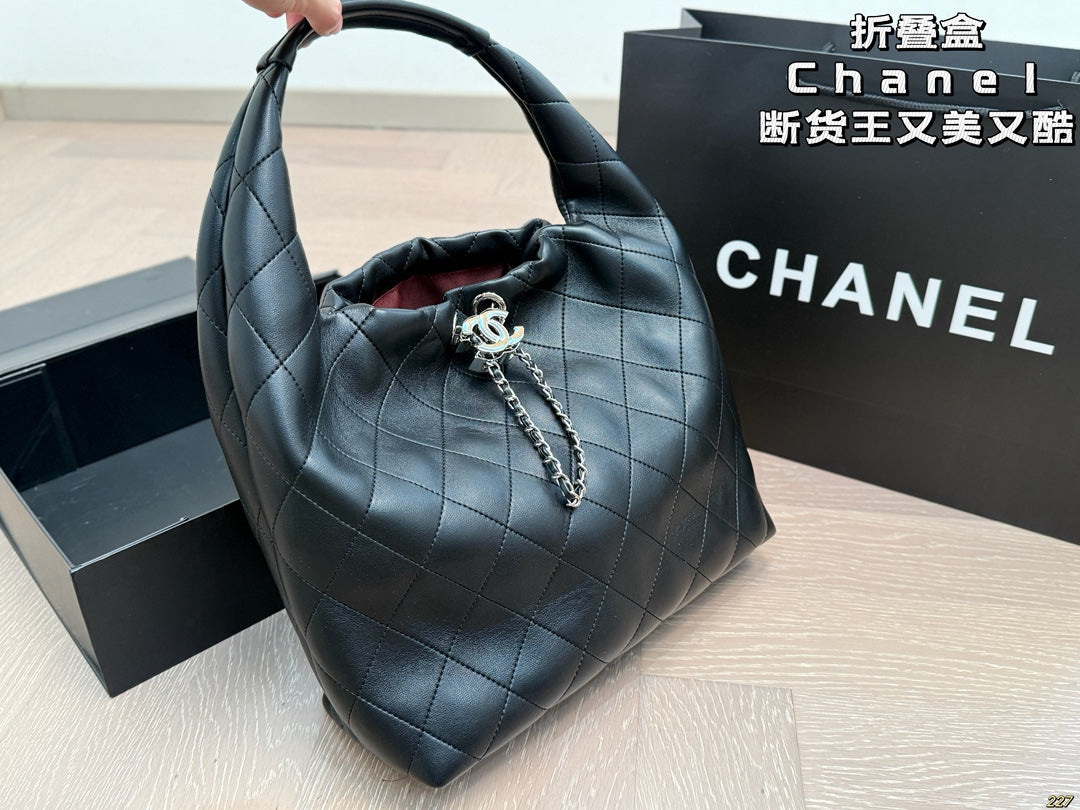 Chanel's best-seller is both beautiful and cool!
