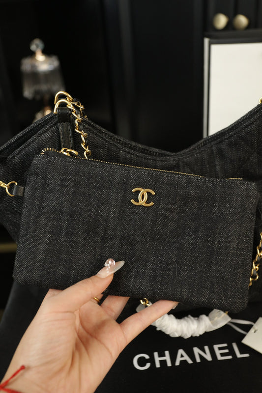 CHANEL Denim New Runway-Style Chain Tote Bag