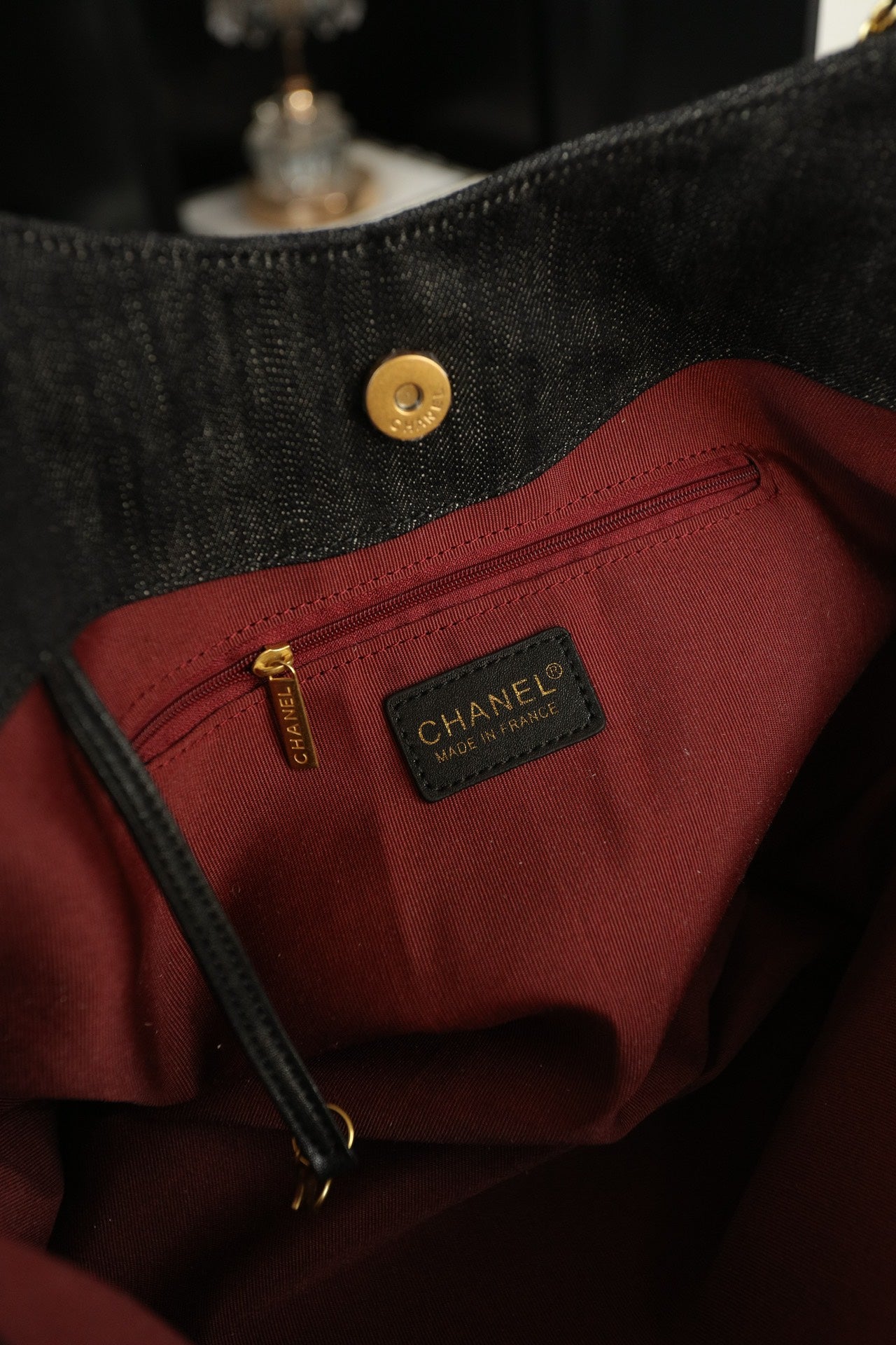 CHANEL Denim New Runway-Style Chain Tote Bag