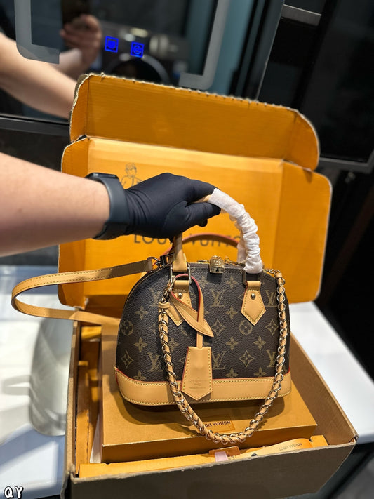 Louis Vuitton Shell Bag the latest Teddy collection