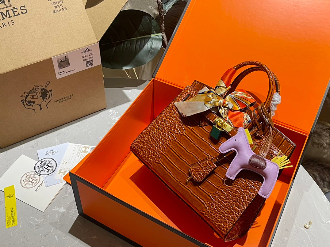 Hermès Premium Crocodile-Pattern Birkin Bag