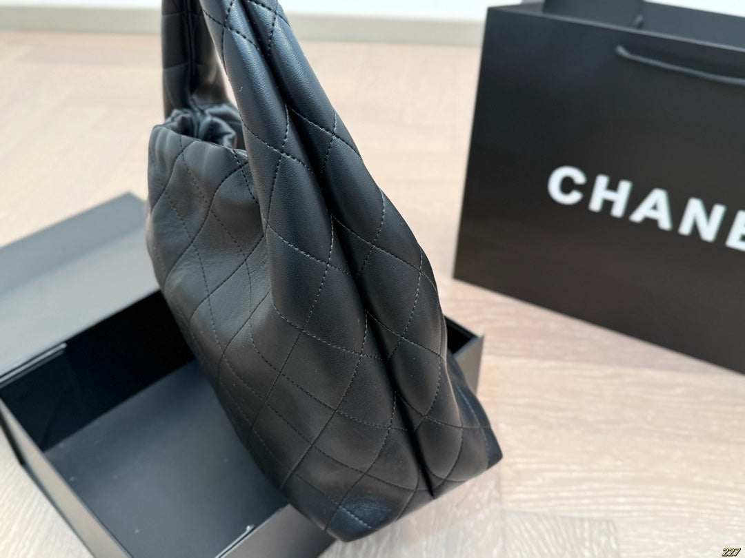 Chanel's best-seller is both beautiful and cool!