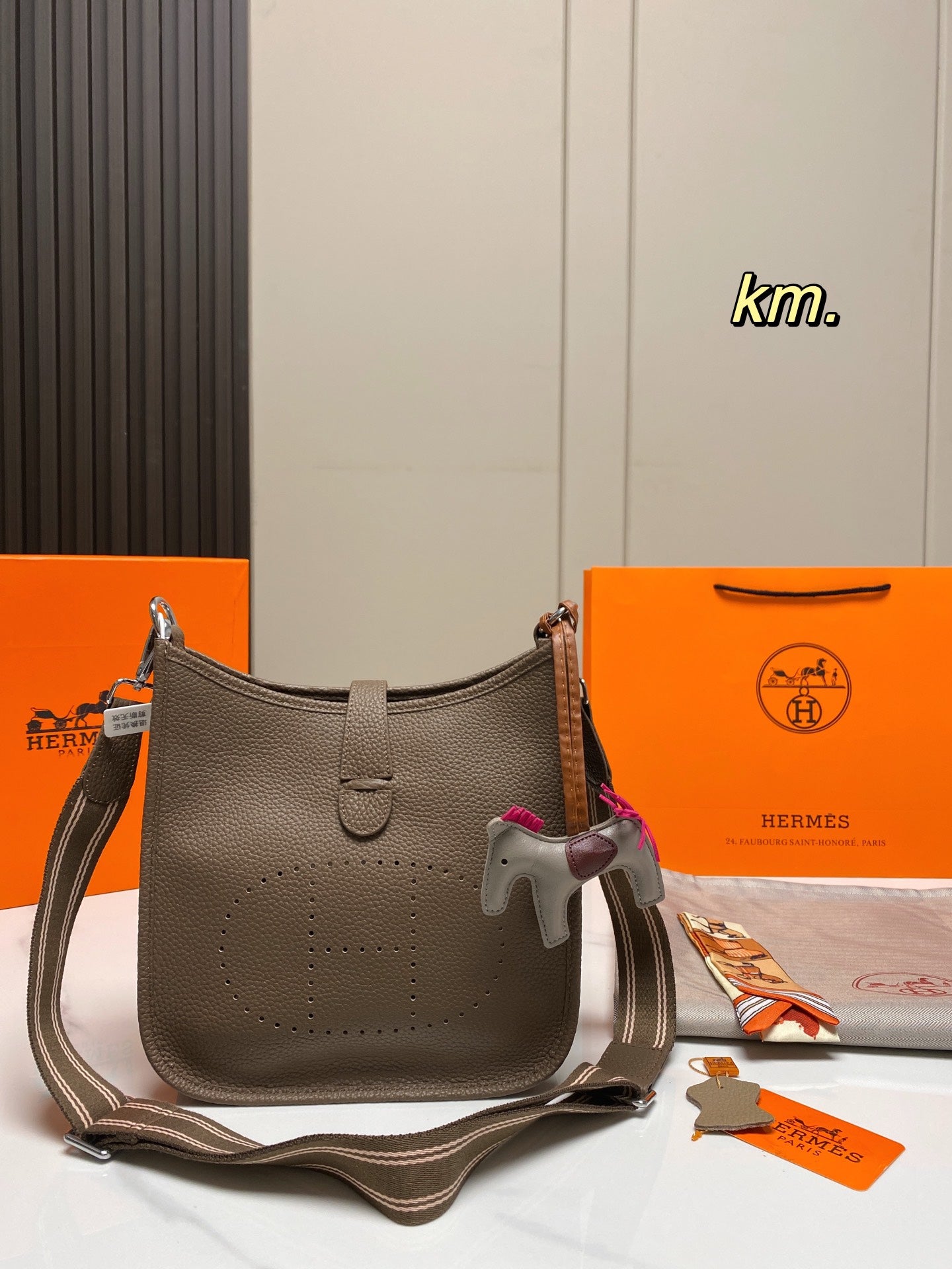 Genuine Hermès Evelyne 29 calfskin leather
