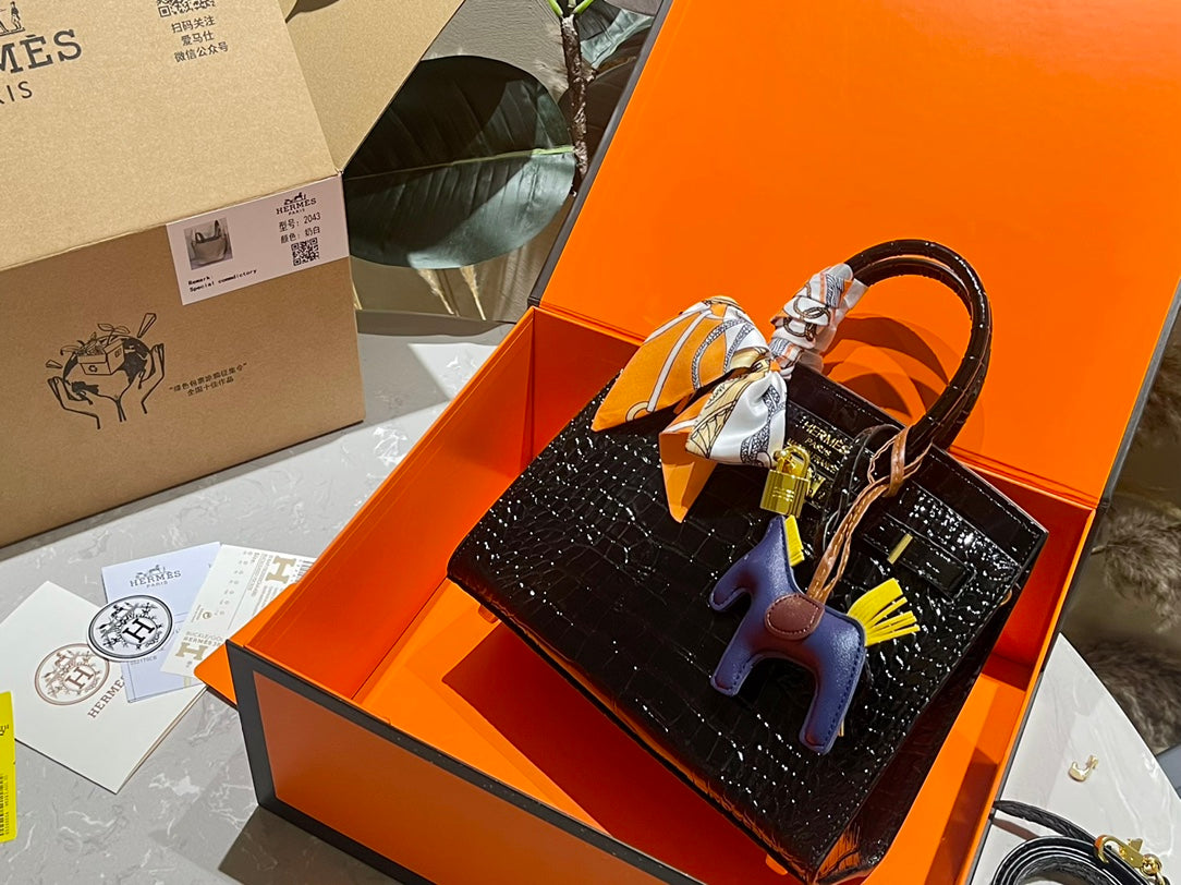 Hermès Premium Crocodile-Pattern Birkin Bag
