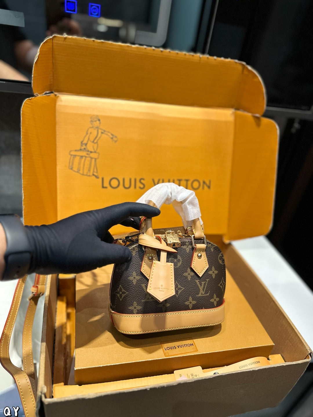 Louis Vuitton Shell Bag the latest Teddy collection