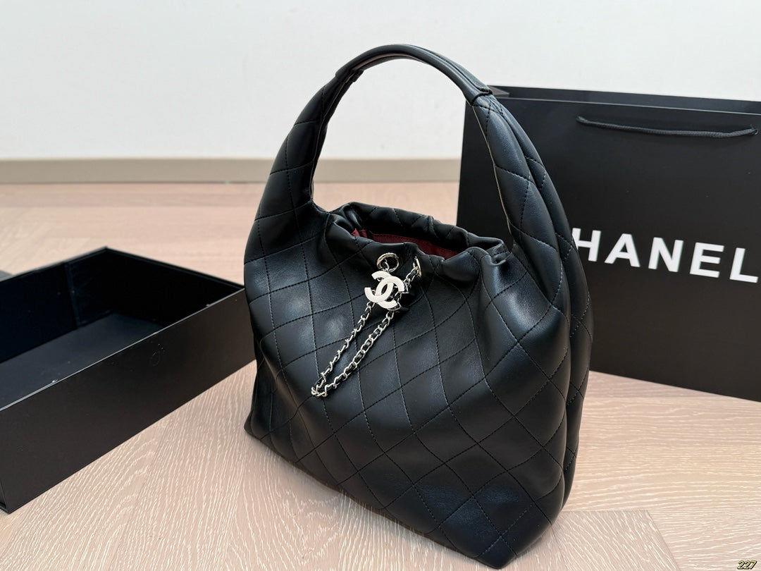 Chanel's best-seller is both beautiful and cool!