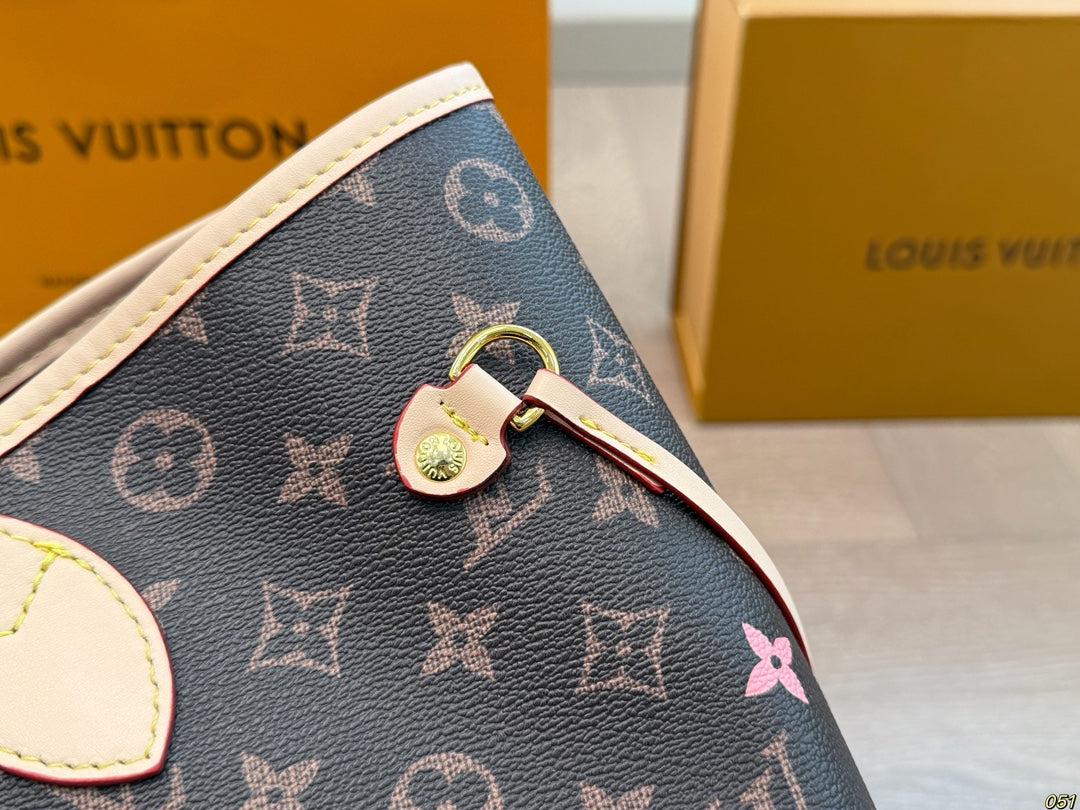 LV New Labubu Graffiti Shopping Bag