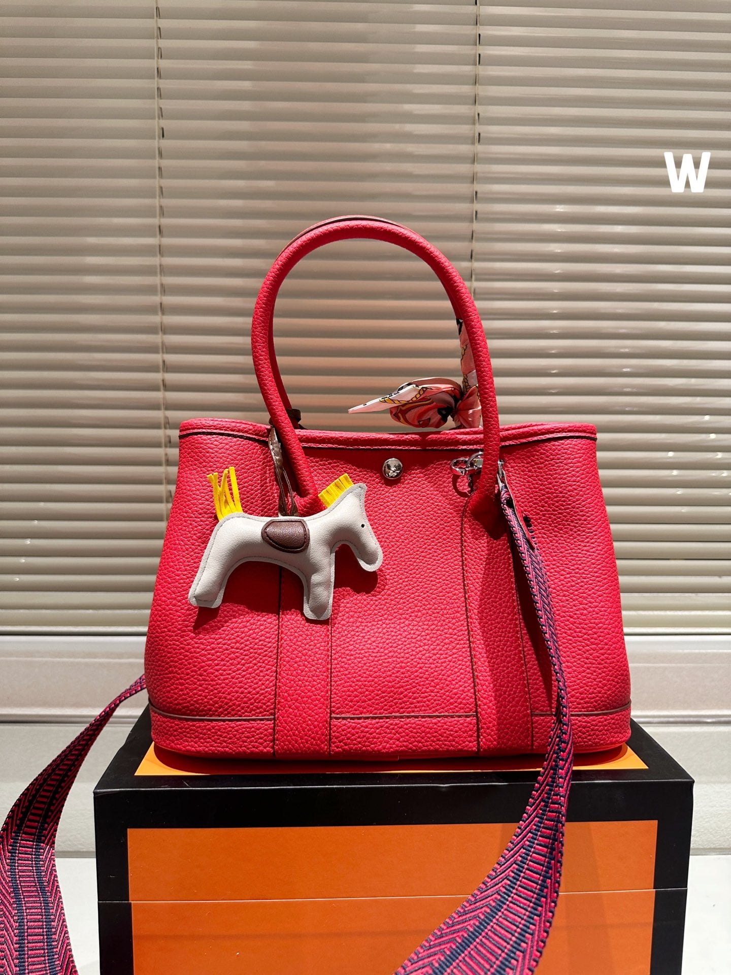 Exclusive Hermès classic hot off the presses!