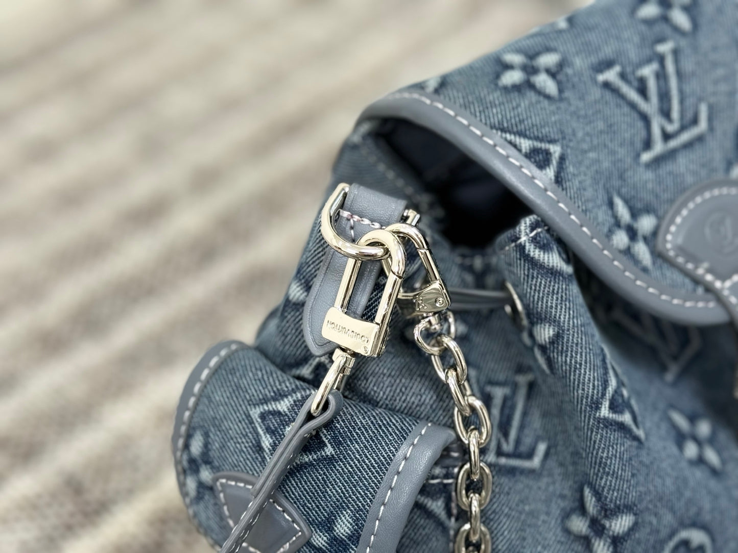 New Lv embossed monogram handbag crossbody bag