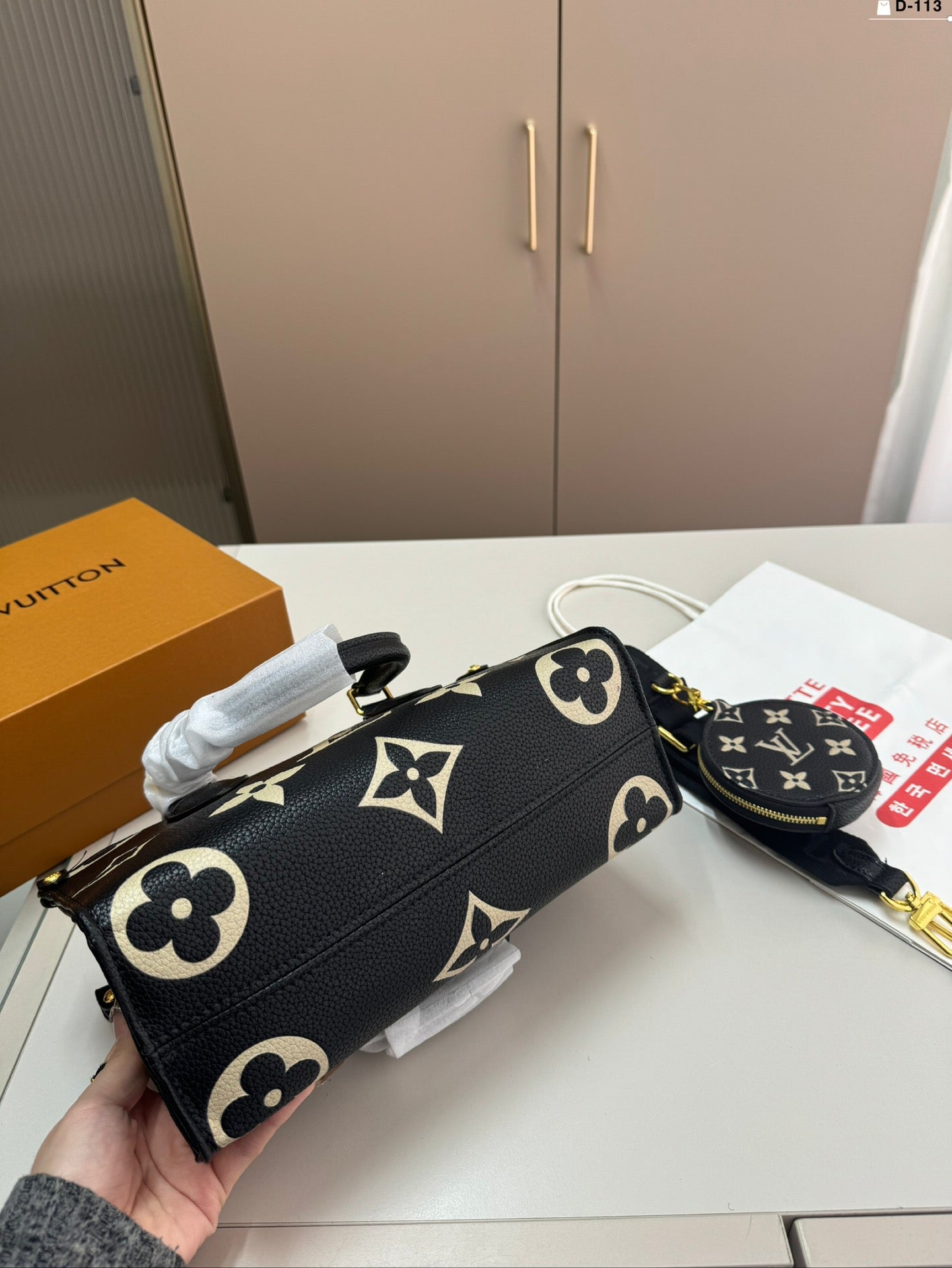 Louis Vuitton Onthego Eastwest