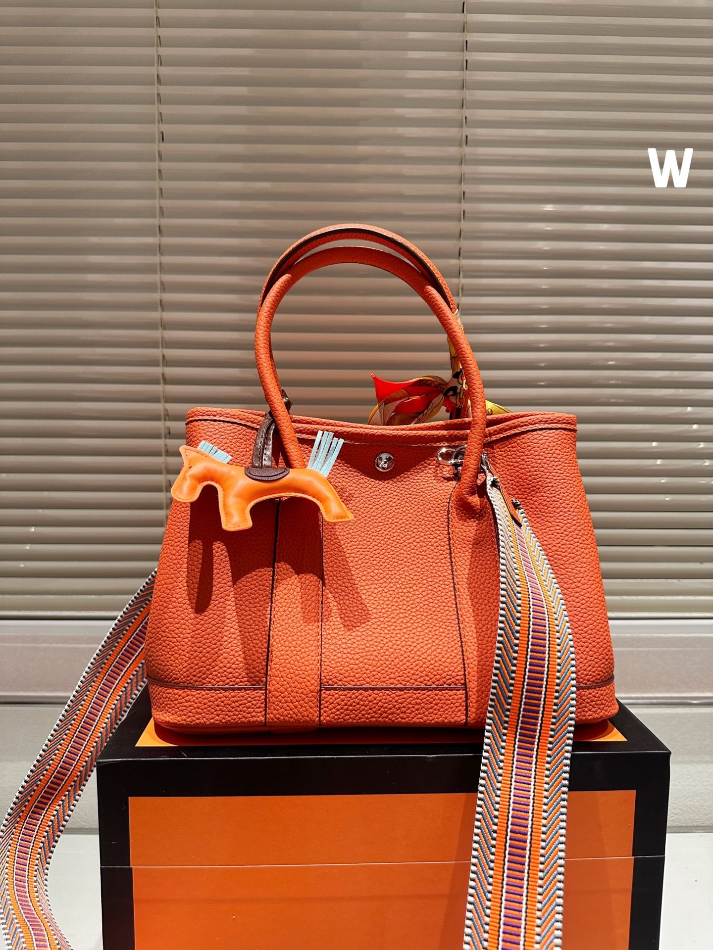 Exclusive Hermès classic hot off the presses!