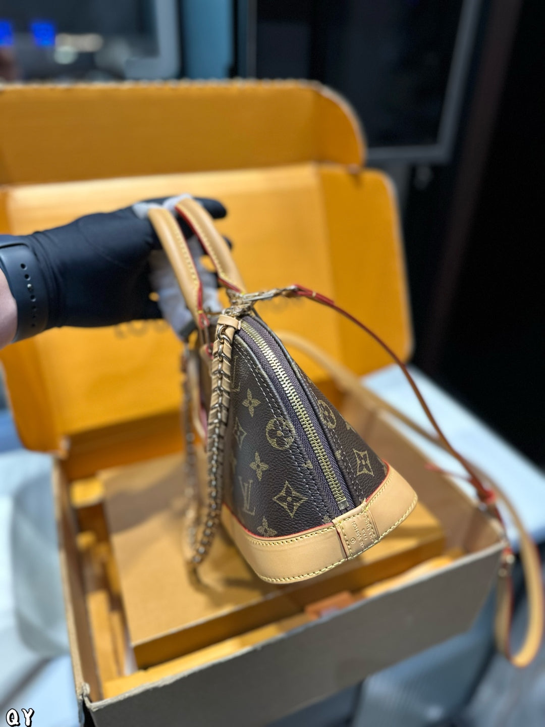 Louis Vuitton Shell Bag the latest Teddy collection