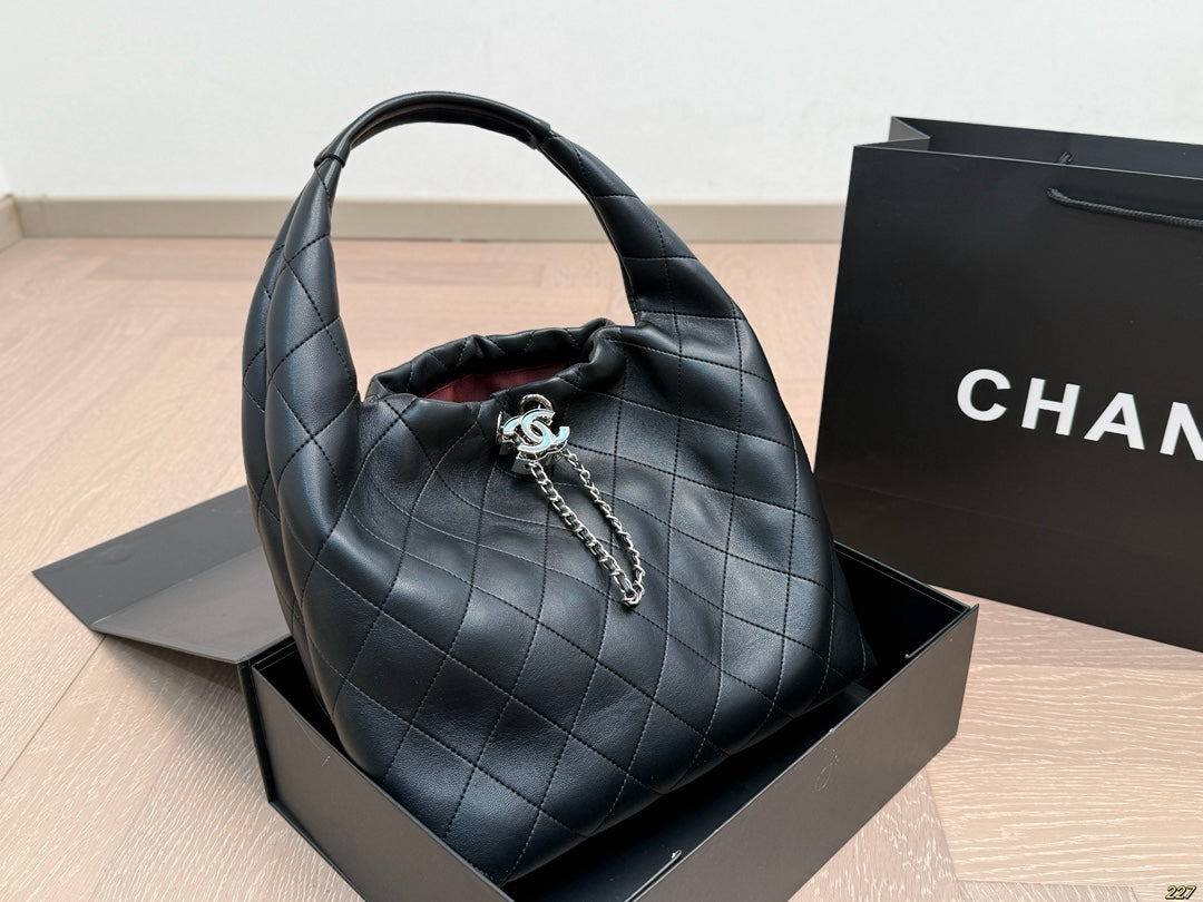 Chanel's best-seller is both beautiful and cool!