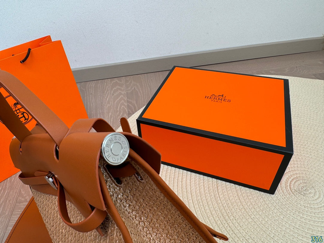 Hermès woven handbag