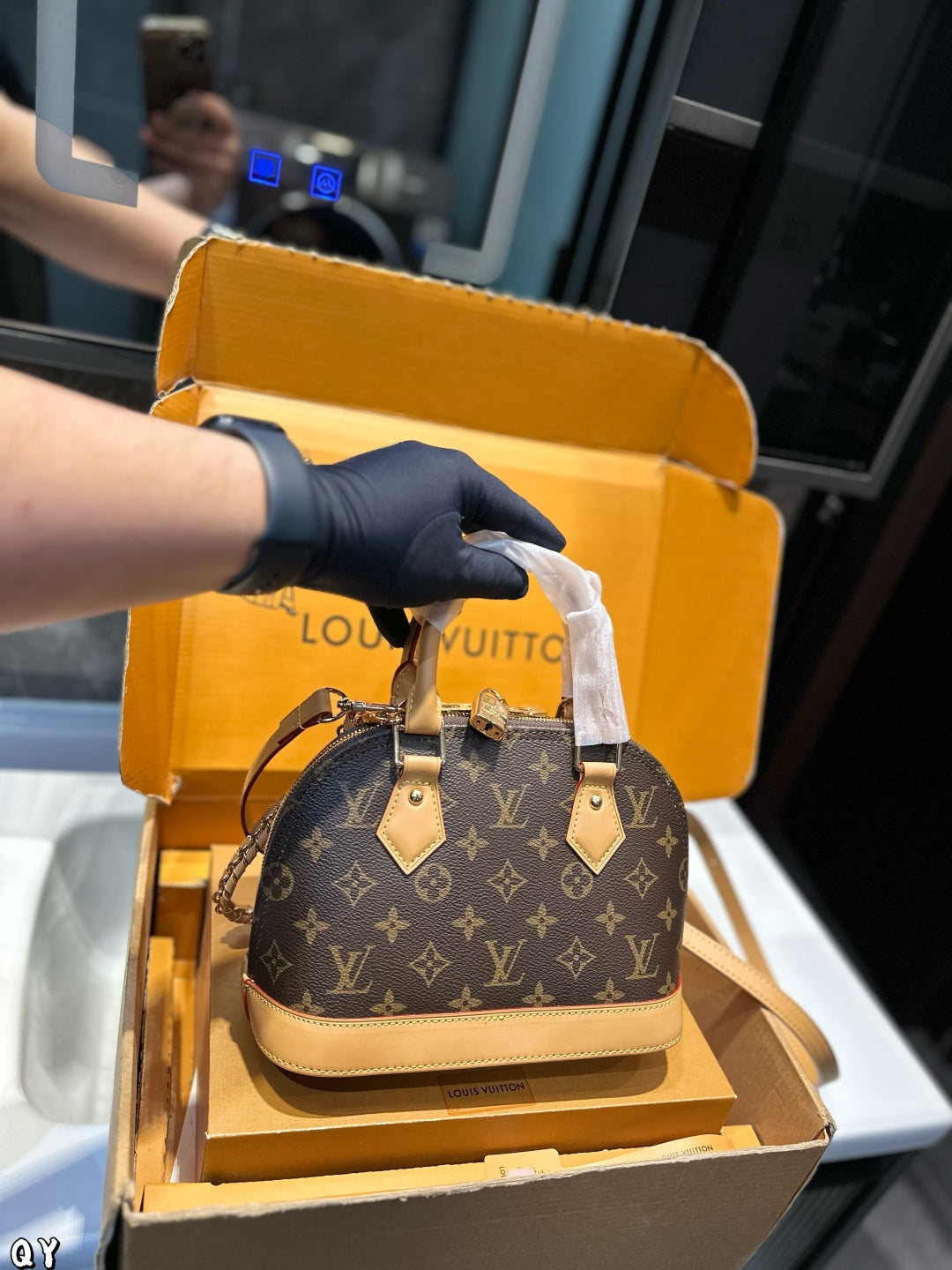 Louis Vuitton Shell Bag the latest Teddy collection