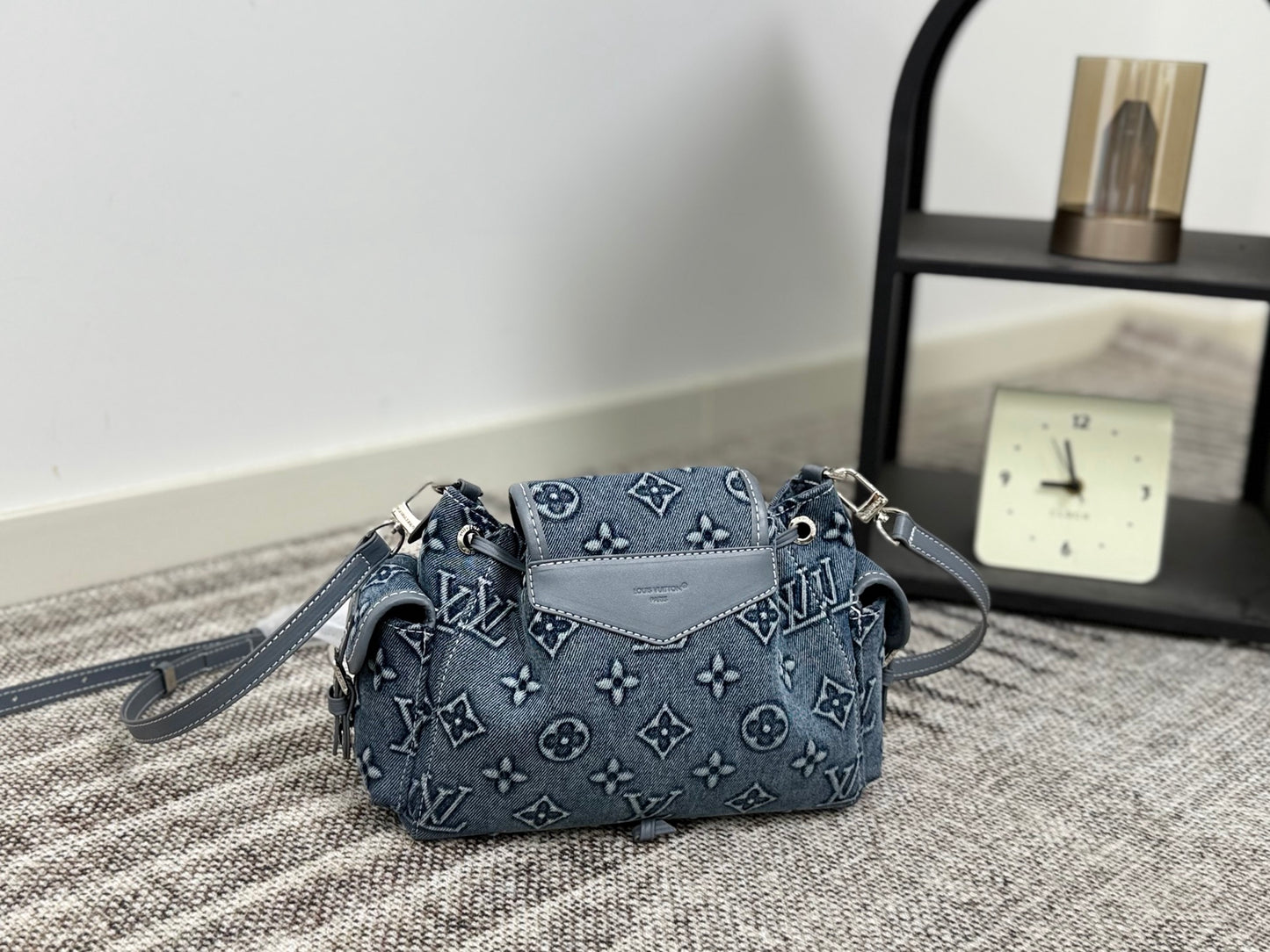 New Lv embossed monogram handbag crossbody bag