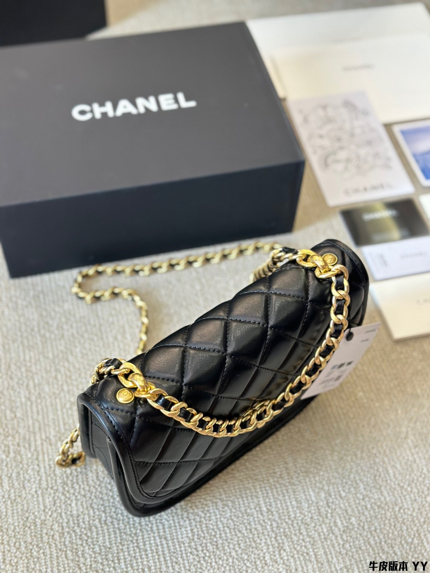 𝘝𝘪𝘯𝘵𝘢𝘨𝘦 Chanel Crossbody Bag