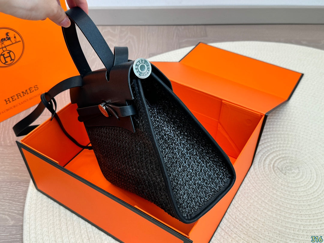 Hermès woven handbag