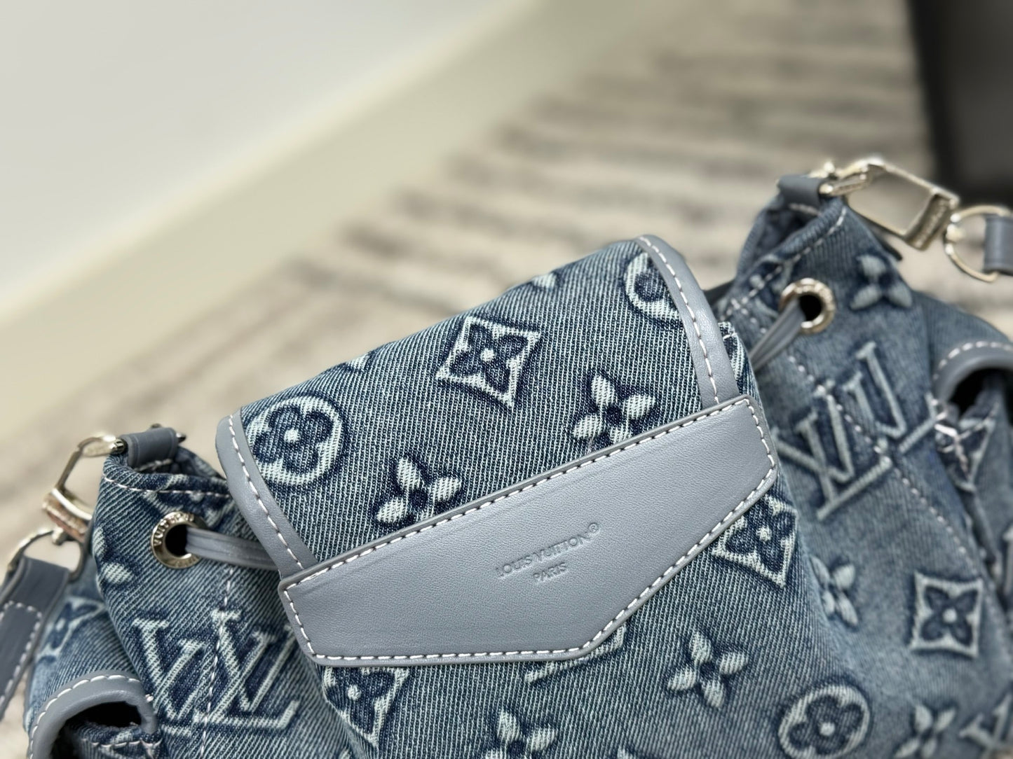 New Lv embossed monogram handbag crossbody bag