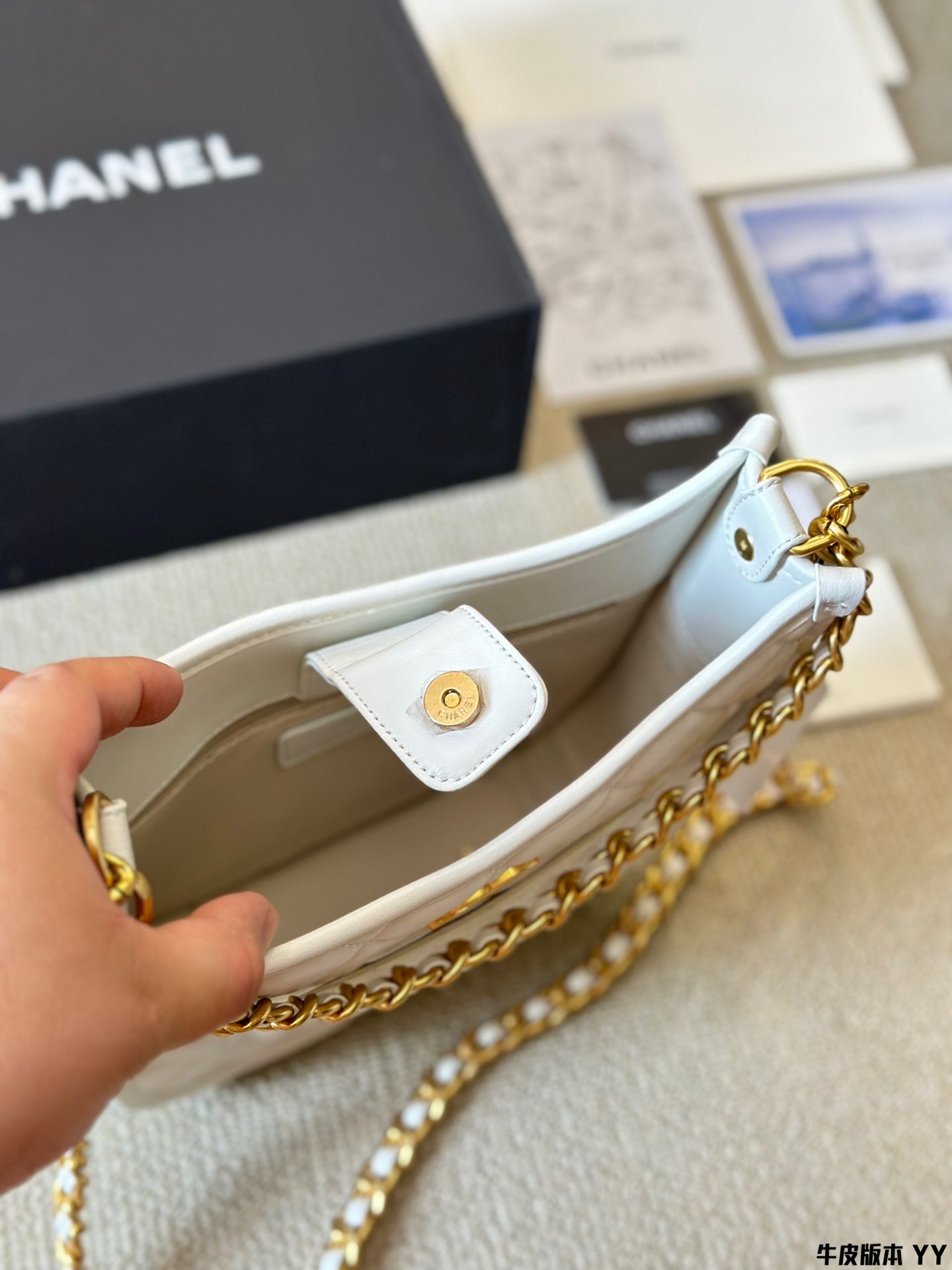 𝘝𝘪𝘯𝘵𝘢𝘨𝘦 Chanel Crossbody Bag