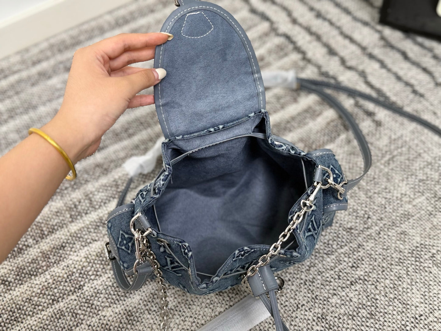 New Lv embossed monogram handbag crossbody bag