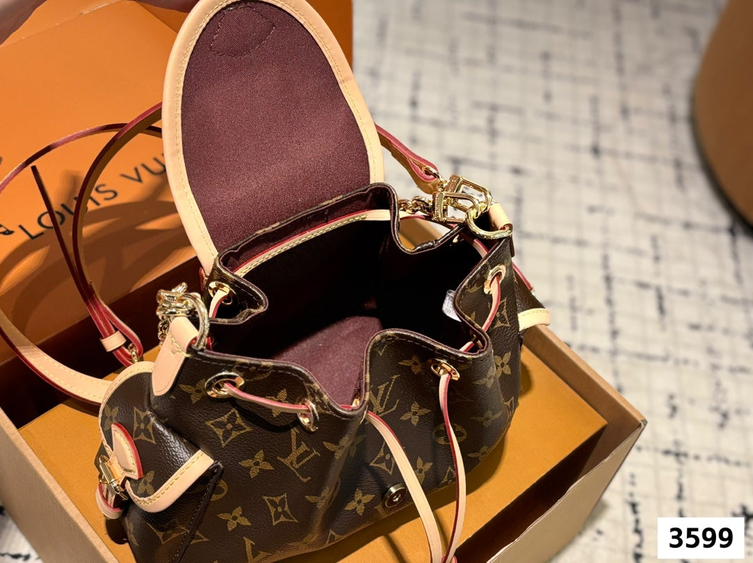 Lv ODYSSEE Backpack 🎒