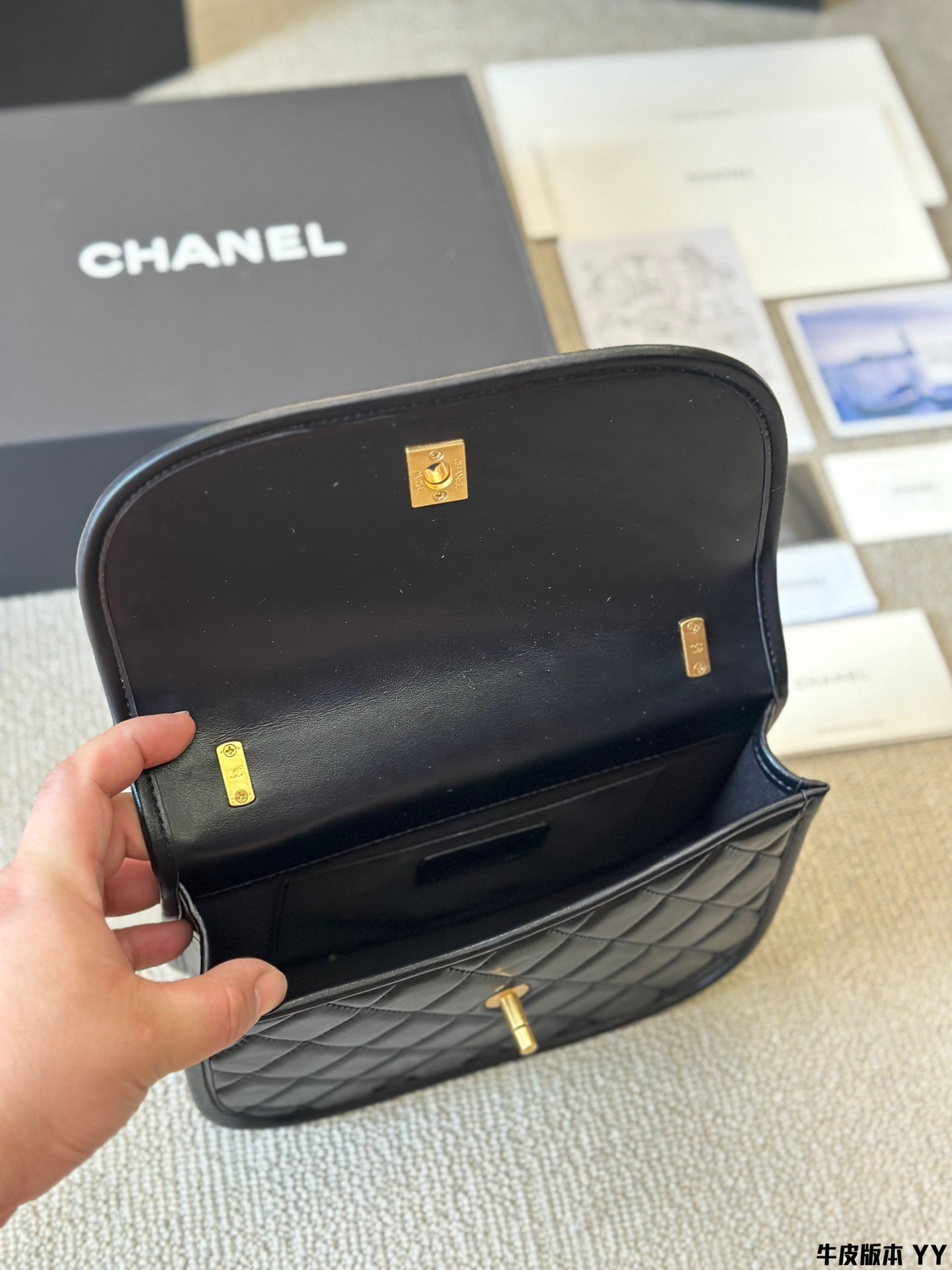 𝘝𝘪𝘯𝘵𝘢𝘨𝘦 Chanel Crossbody Bag