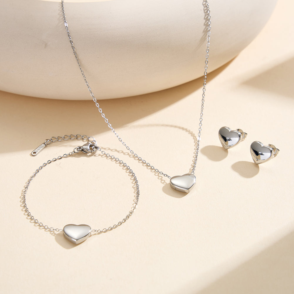 Aura Amour // Sculptural Puffy Heart Charm Bracelet