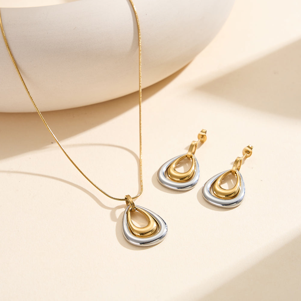 Velvet Oracle // Two-Tone Nested Waterdrop Pendant Necklace