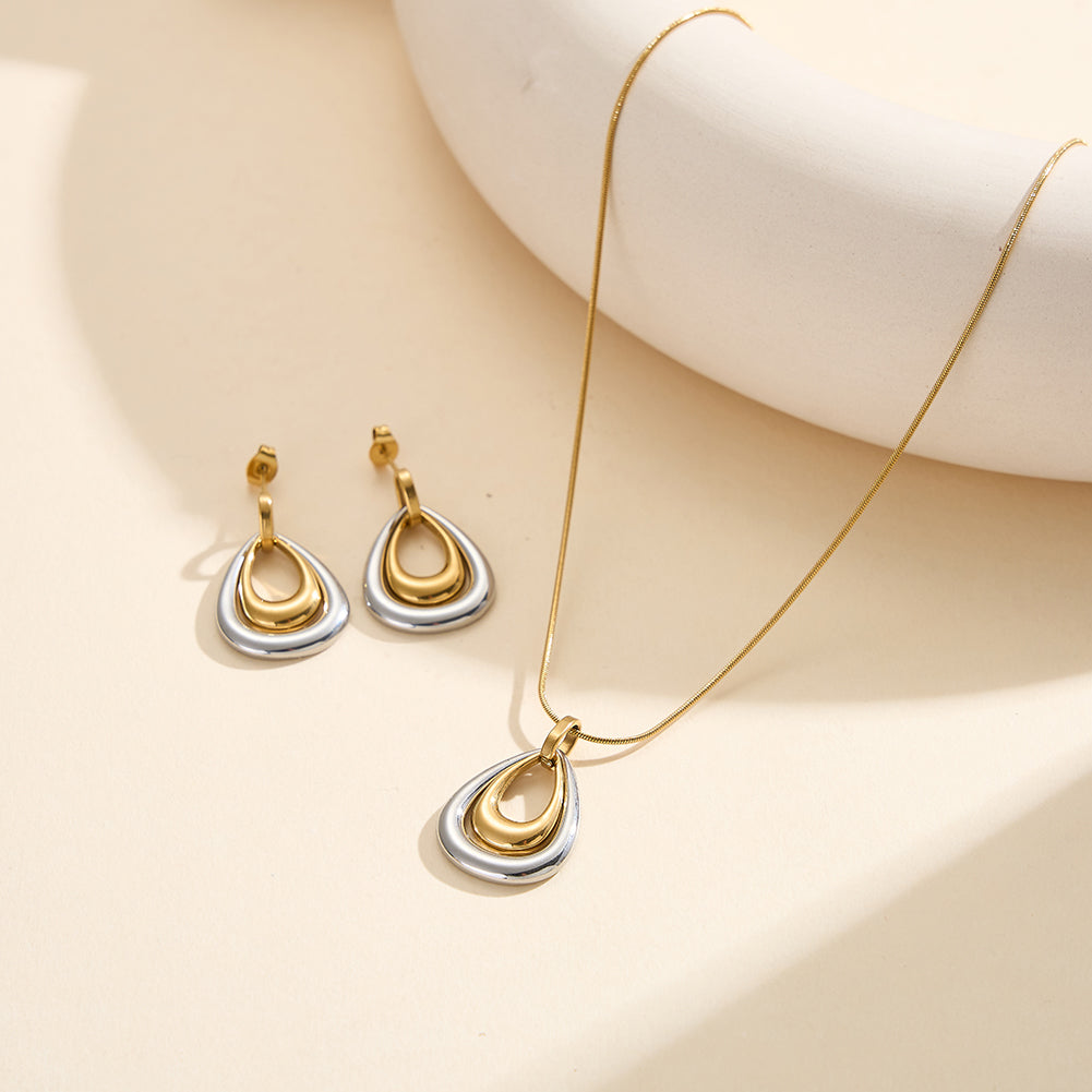 Velvet Oracle // Two-Tone Nested Waterdrop Pendant Necklace