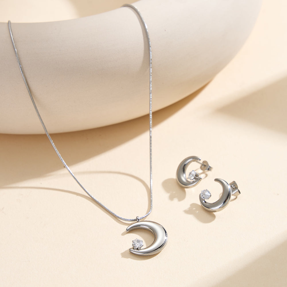Aura Celestial // Sculptural Crescent Moon CZ Pendant Necklace