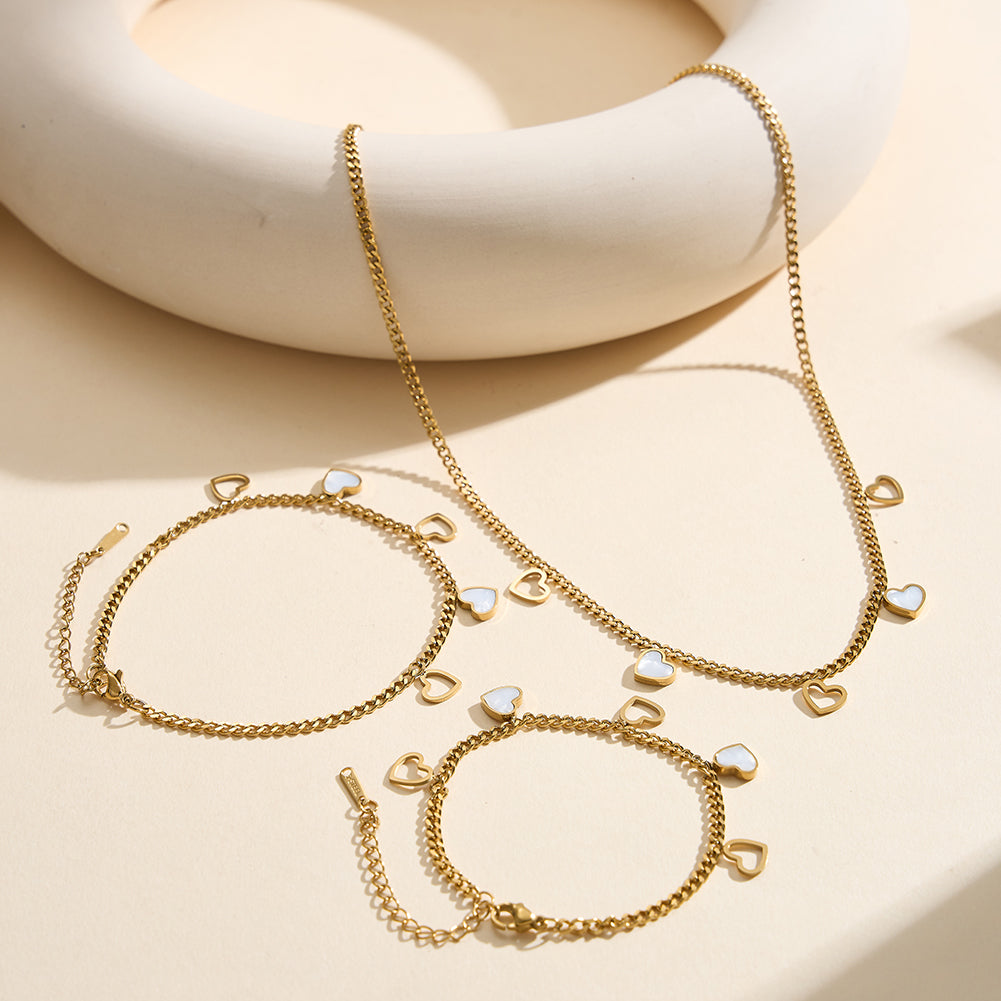 Aura Amour // Mother of Pearl Heart Charm Anklet